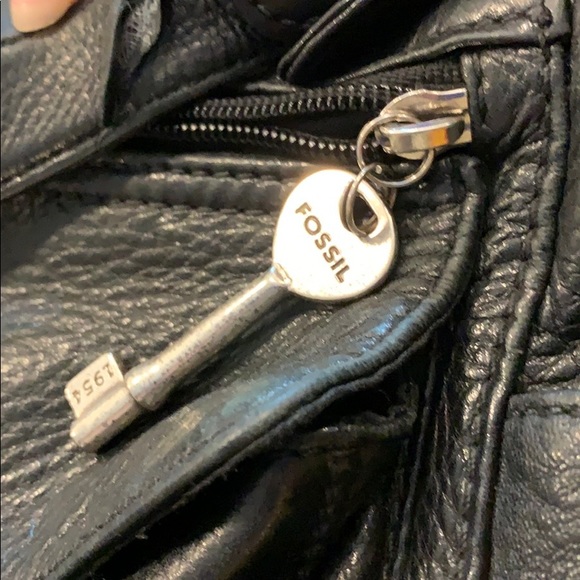 Fossil Black Purse - Picture 2 of 6